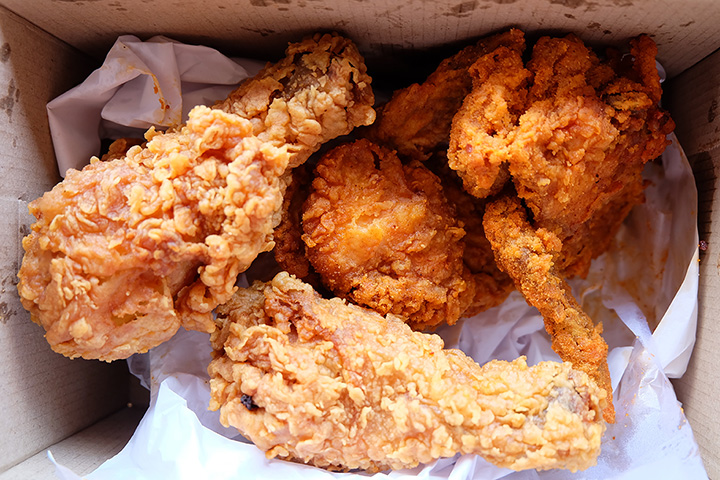 10 Best Fried Chicken Joints in Hawaii for 2024!